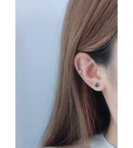 LDR24026 S925純銀黑色梅花耳環