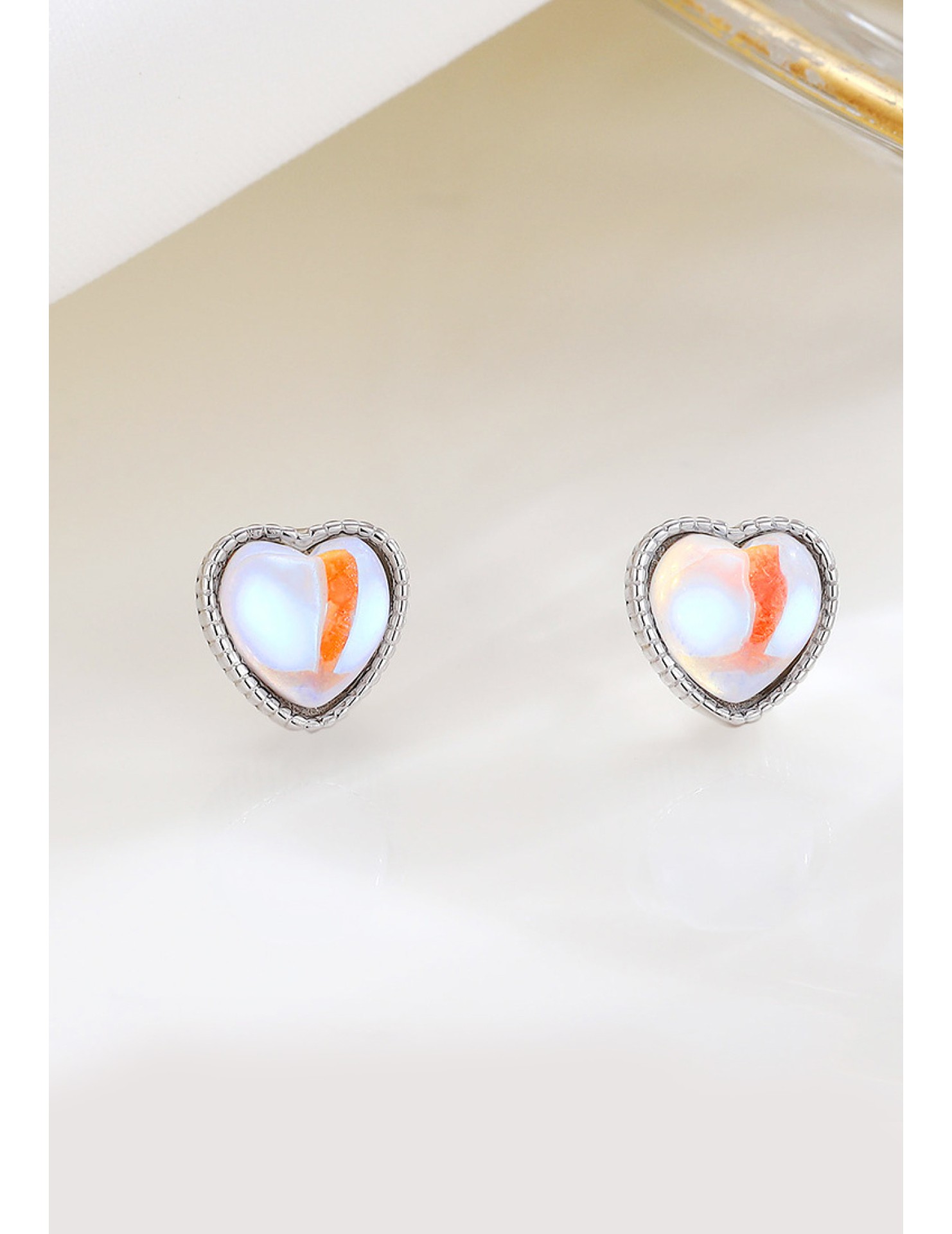 LDR24397-13 S925純銀月光石愛心耳環