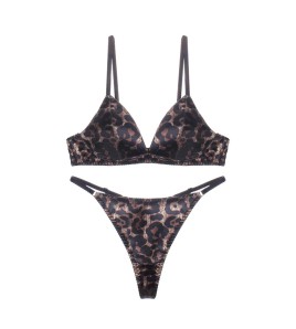 WLMZ113100203 法式性感內衣薄款無痕緞面三角杯無鋼圈文胸套裝大胸顯小大碼內衣