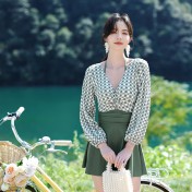 LFWN121100004 2025新款大碼長袖連體泳衣女裙式遮肚顯瘦保守游泳衣泡溫泉泳裝女