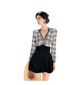 LFWN121100008 泳衣女2025新款微胖女孩遮肉顯瘦高級感連體保守長袖溫泉游泳衣女