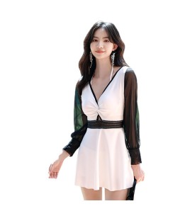 LFWN121100138 新款泳衣女顯瘦遮肚連體保守泡溫泉泳裝長袖深V性感游泳衣女