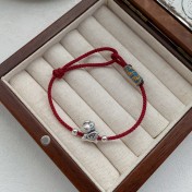 SATN122100002 S999足銀小馬紅繩手鏈女新中式設計生肖本命年編織手繩馬年手飾