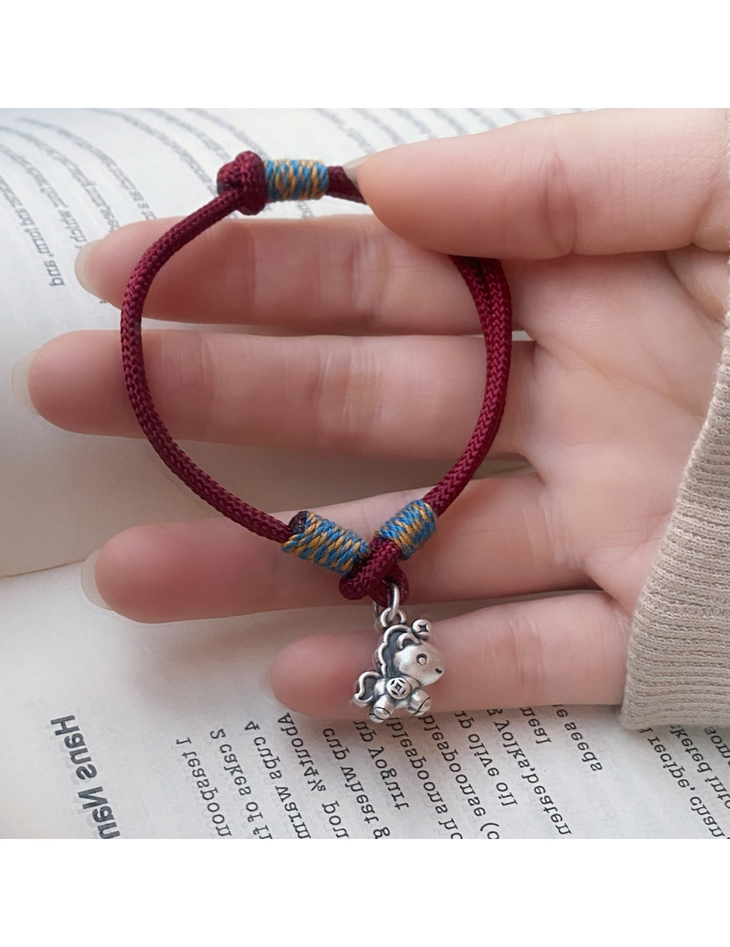 SATN122100020 S999足銀馬上有錢紅繩手鏈女簡約新中式設計生肖本命年馬年手飾