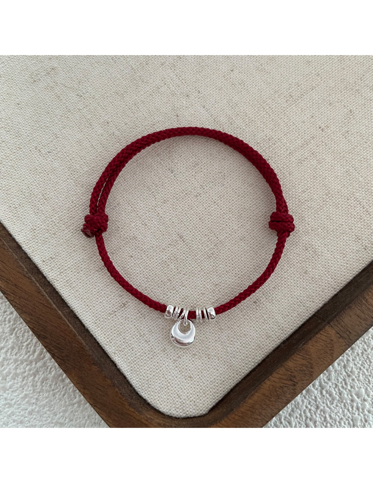 SATN122100023 S925純銀新中式銀坨坨紅繩手鏈女輕奢小眾精致手繩高級感新年禮物