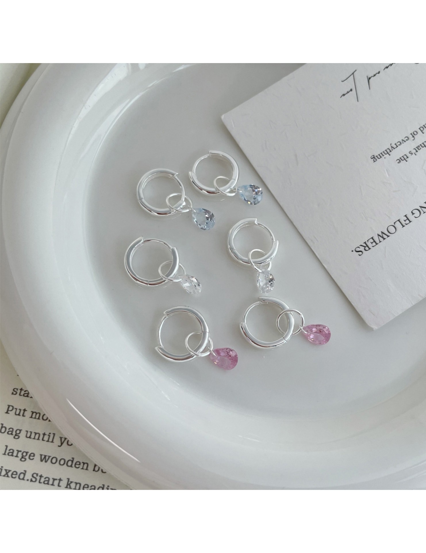 SATN122E100041 S925純銀清冷感淺藍色水滴鋯石耳扣女小眾設計感氣質一款兩戴耳環