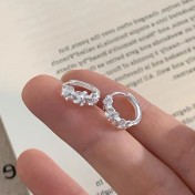 SATN122E100042 S925純銀花朵耳環女小眾百搭氣質繁花耳扣精致甜美耳圈時髦耳飾