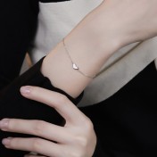 SATN122E100081 S925純銀簡約愛心手鏈女小眾設計輕奢氣質手環高級感新款桃心手飾