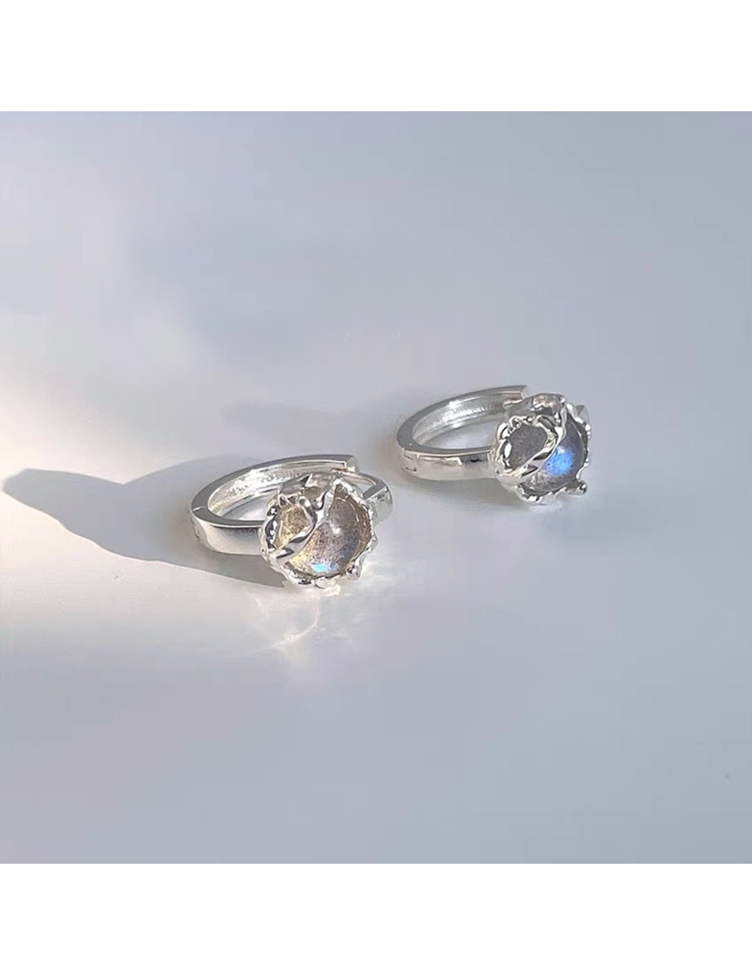 SATN122E100109 S925純銀月光石素圈耳環女輕奢高級感耳扣小眾設計耳釘氣質耳飾