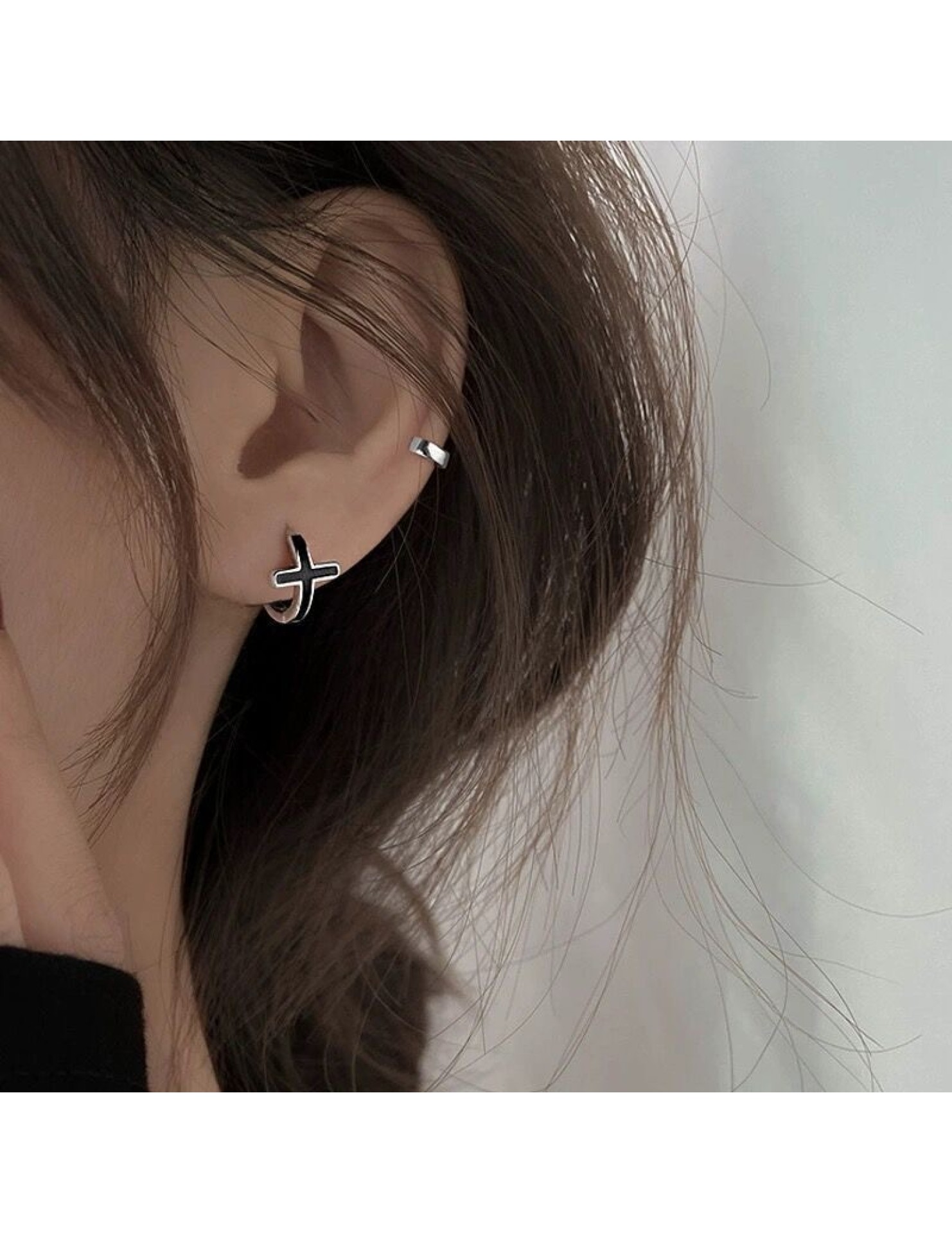 SATN122E100126 S925純銀黑色滴膠十字架耳環女精致個性冷淡風耳扣甜酷時尚潮耳圈