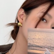 S925純銀重工不規則寬面弧形耳釘女生簡約輕奢耳環小眾日韓潮耳飾