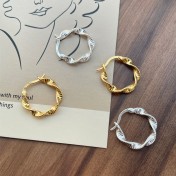 SATN122E100249 S925純銀個性小眾設計波浪扭紋耳環女氣質時尚簡約耳圈秋冬耳飾品