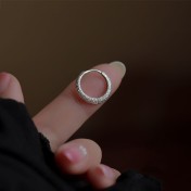 SATN122E100302 S925純銀簡約耳環女冷淡風高級感波光粼粼耳扣耳釘素耳圈耳飾品