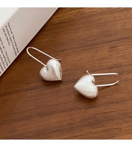 SATN122E100334 S925純銀新款立體大愛心拉絲耳環女磨砂桃心形耳鉤甜美簡約耳飾品