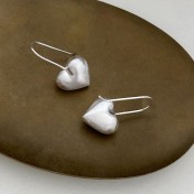 SATN122E100334 S925純銀新款立體大愛心拉絲耳環女磨砂桃心形耳鉤甜美簡約耳飾品