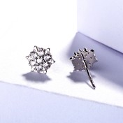 SATN122E100389 S925純銀女雪花鑲鉆耳釘甜美韓國圣誕冬天款簡約耳飾生產