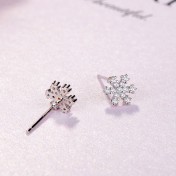 SATN122E100392 S925純銀雪花鑲鉆耳釘甜美日韓版圣誕冬天款簡約耳飾生產