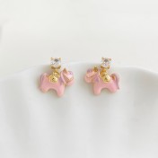 HELN124100007 溫柔甜美可愛粉小馬高顏值S925銀針鋯石彩繪琺瑯滴釉耳飾耳環