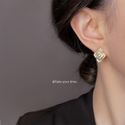 HELN124100021 法式復古真貝殼微鑲鋯石鍍14K時尚高級感925銀針新款耳釘