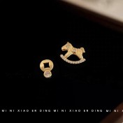 HELN124100025 馬上有錢！微鑲鋯石不對稱AB款925銀針鍍14K輕奢風耳釘女