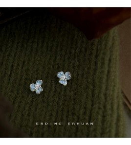 HELN124100048 實物很小很小！藍色鳶尾花小巧簡約通勤百搭鋯石滴油小花耳釘耳飾