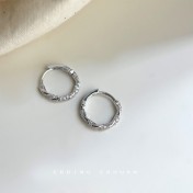 HELN124100155 個性風微鑲鋯石簡約通勤甜酷圓形幾何百搭耳扣女設計師款耳飾