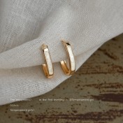 HELN124100302 高級感~橢圓滴油碎貝殼耳扣女 日韓簡約白色清新百搭耳環