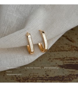 HELN124100302 高級感~橢圓滴油碎貝殼耳扣女 日韓簡約白色清新百搭耳環