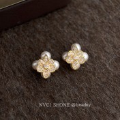 HELN124100333 鳶尾花微鑲鋯石925銀針鍍14K保色電鍍時尚高級感耳釘