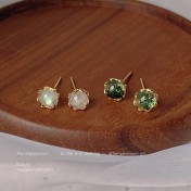 HELN124100338 【天然石】~925銀針鍍14K迷你版閃光 綠幽靈耳釘小巧氣質