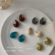 HELN124100350 S925銀針樹脂復古港風豆豆水滴耳環女寶藏女孩小耳飾