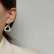 HELN124100351 焦糖奶酪925銀針鍍14K啞光幾何設計感鏤空亞克力耳釘女耳飾耳環