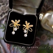 HELN124100355 微鑲鋯石925銀針鍍14K藝術煙花造型耳釘女時尚通勤高級感