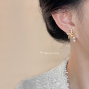 HELN124100355 微鑲鋯石925銀針鍍14K藝術煙花造型耳釘女時尚通勤高級感