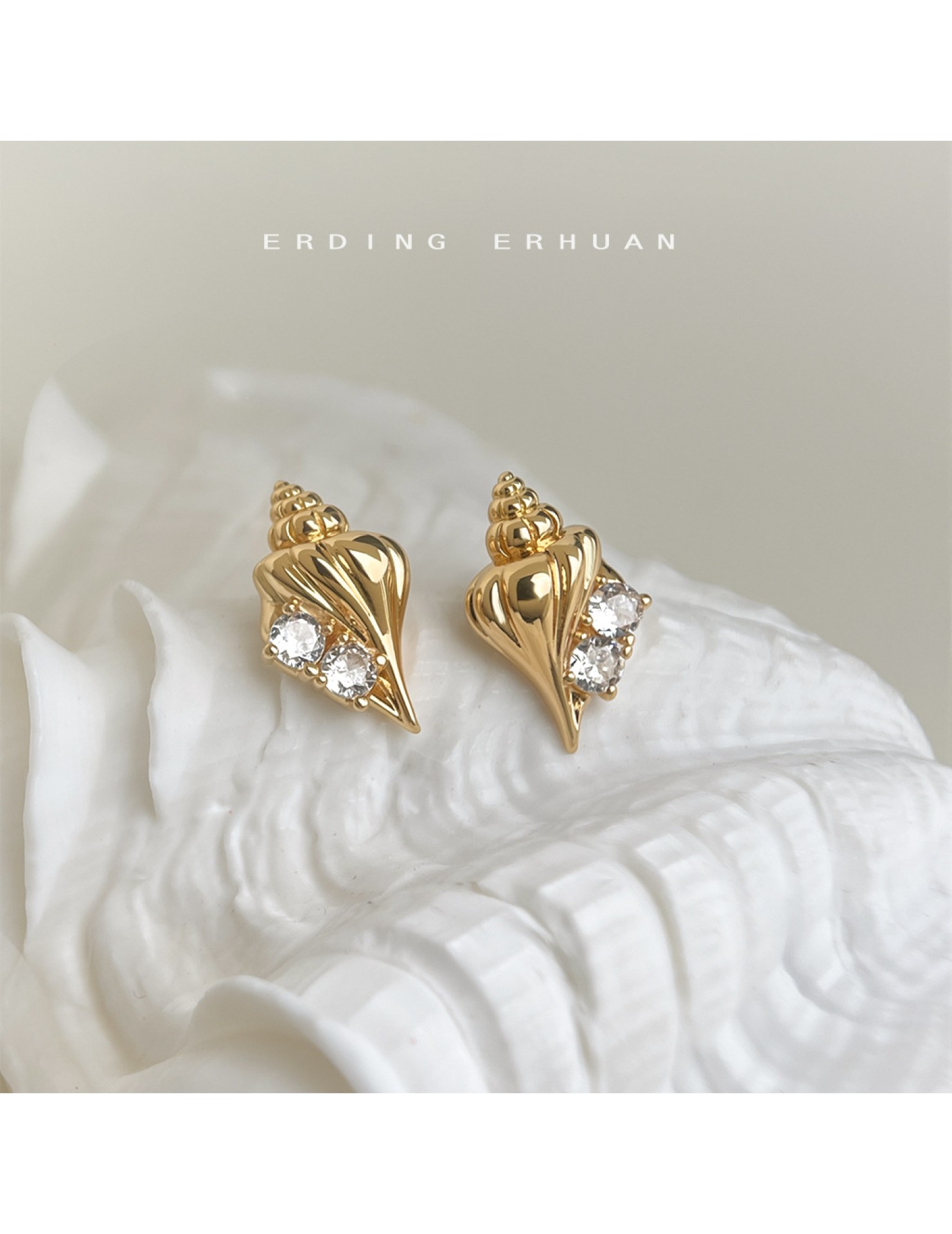 HELN124100371 海洋系設計師款925銀針微鑲鋯石鍍14K海螺耳釘夏日新款