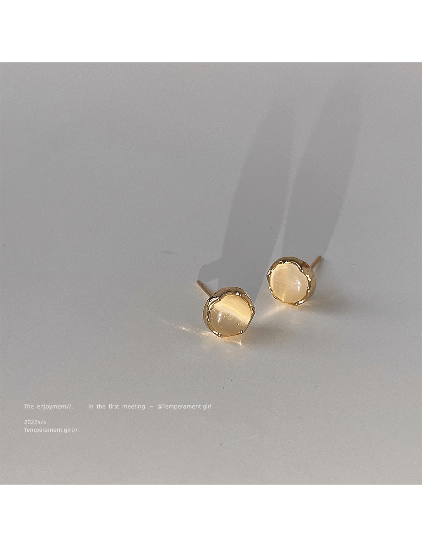 HELN124100372 極簡主義925銀針鍍14K圓形玻璃貓眼石耳釘 氣質簡約百搭日常耳飾