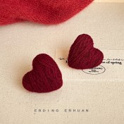 HELN124100388 文藝復古毛線質感酒紅色氣質港風心形愛心耳釘女新款秋冬