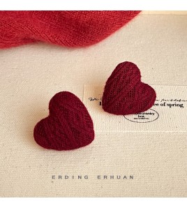 HELN124100388 文藝復古毛線質感酒紅色氣質港風心形愛心耳釘女新款秋冬