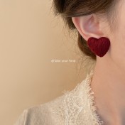 HELN124100388 文藝復古毛線質感酒紅色氣質港風心形愛心耳釘女新款秋冬