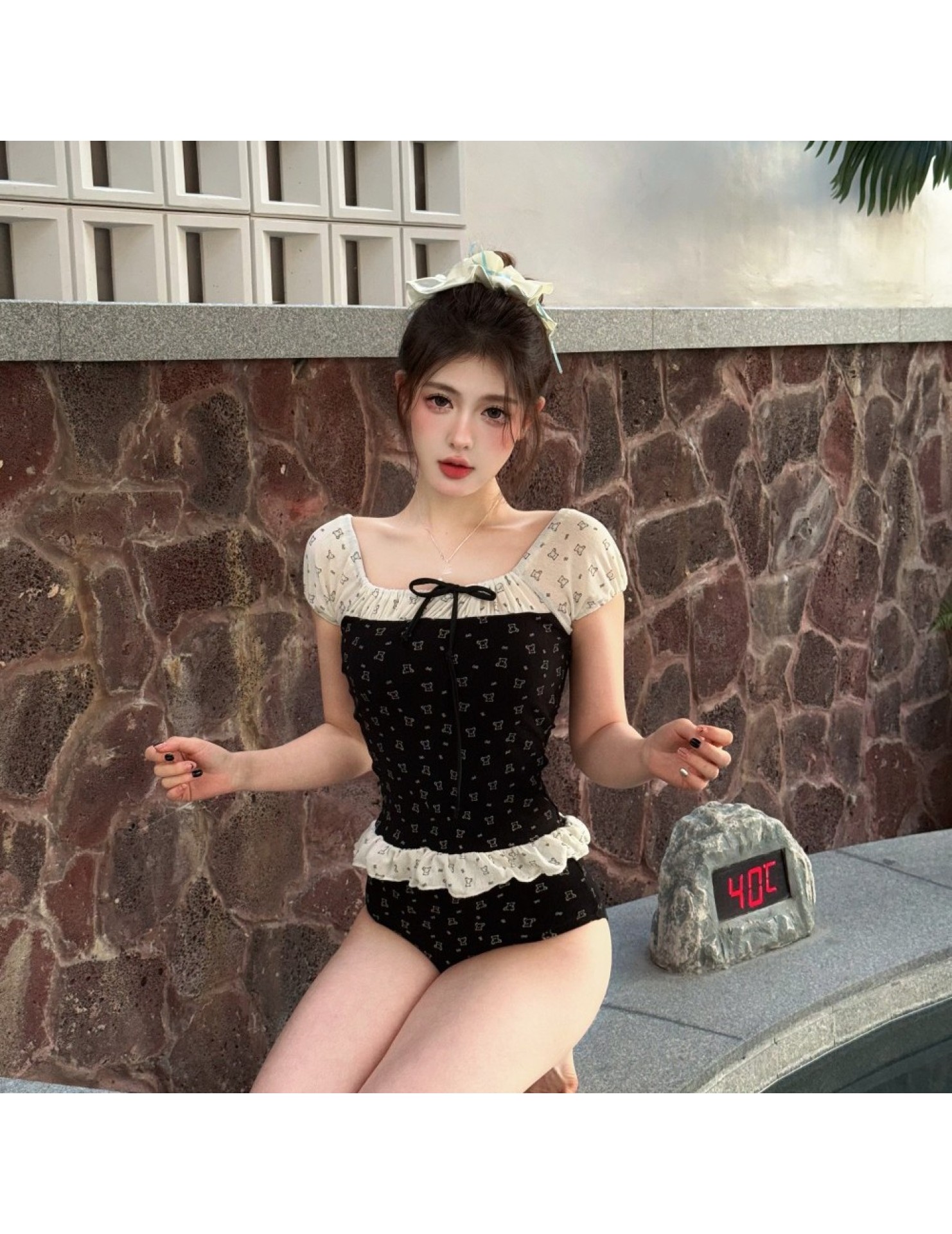 HSPN6321100004 法式甜美風小熊印花一字肩泡泡袖分體泳衣女帶胸墊