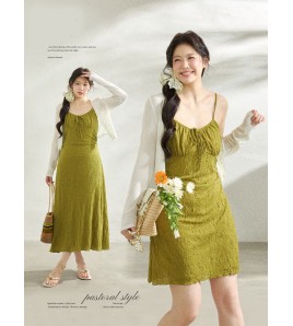 FCCB6421006 瘦高腰橄欖綠吊帶裙遮肚白開襟衫兩件套