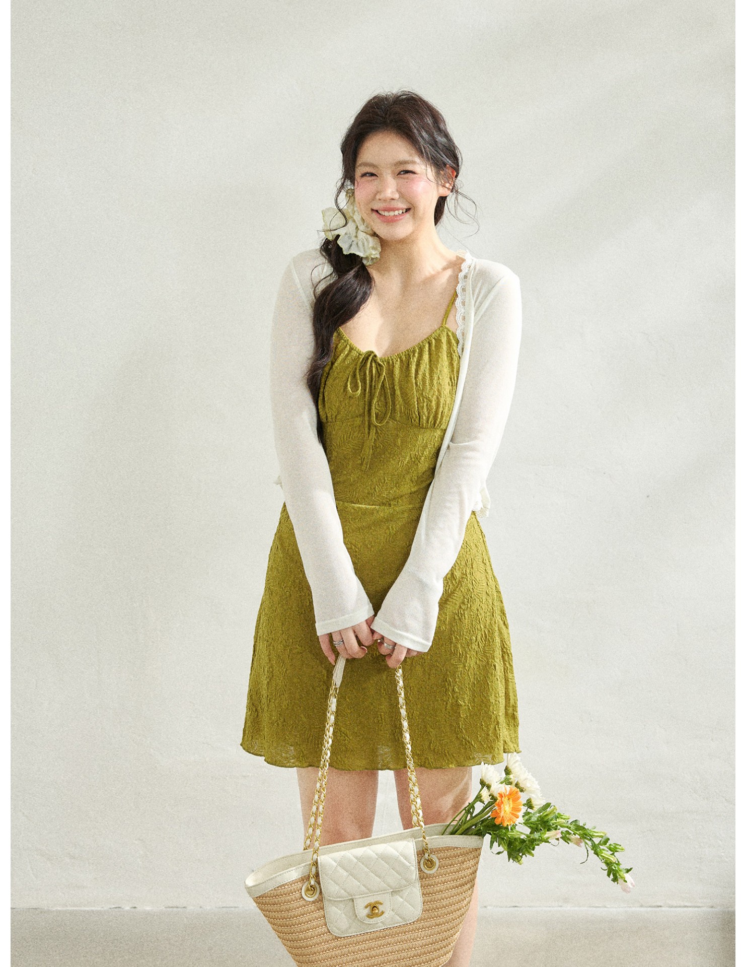 FCCB6421006 瘦高腰橄欖綠吊帶裙遮肚白開襟衫兩件套