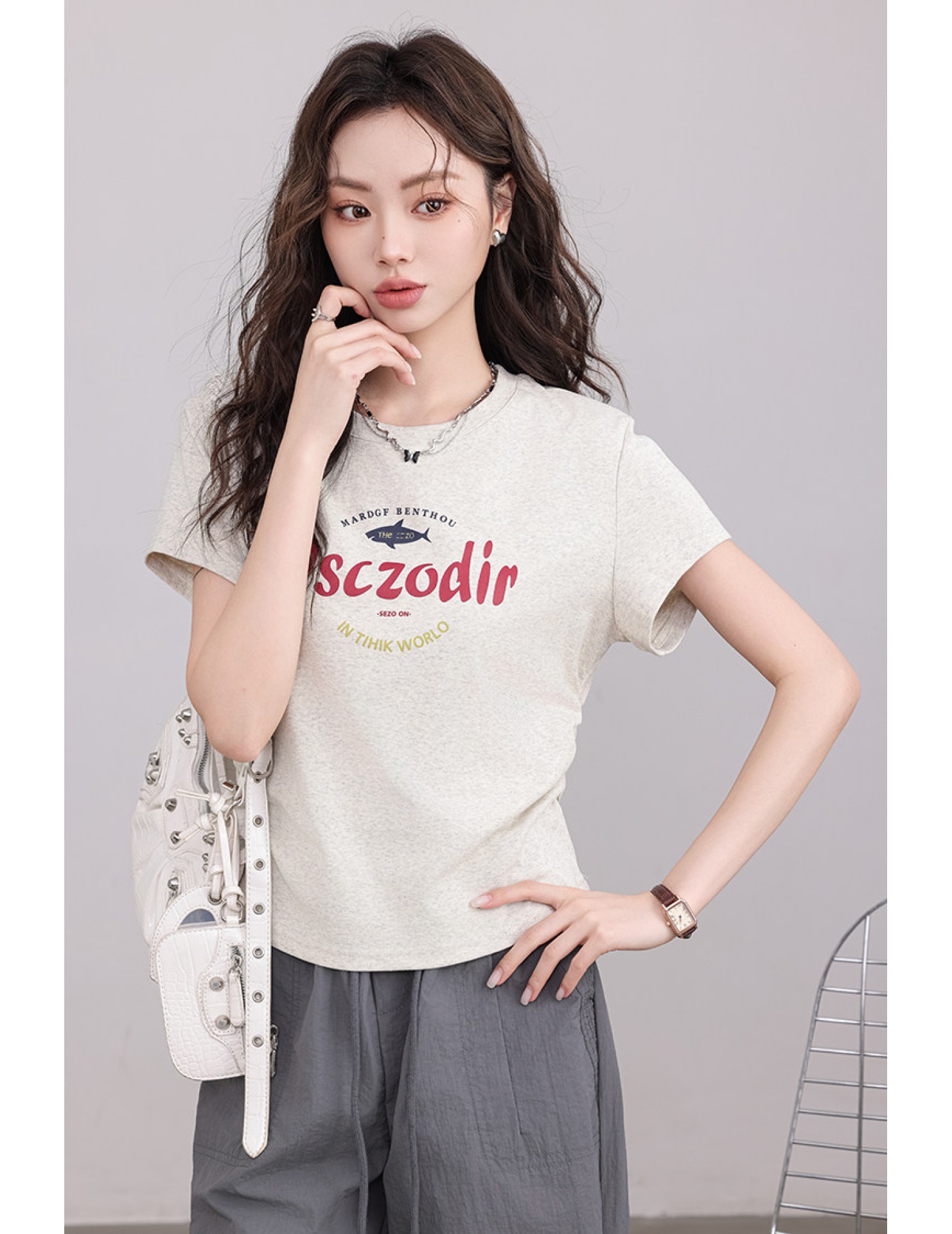 FCPS6423002 慵懶小鯊短袖t卹2026夏新款時尚美式復古印花圓領上衣女