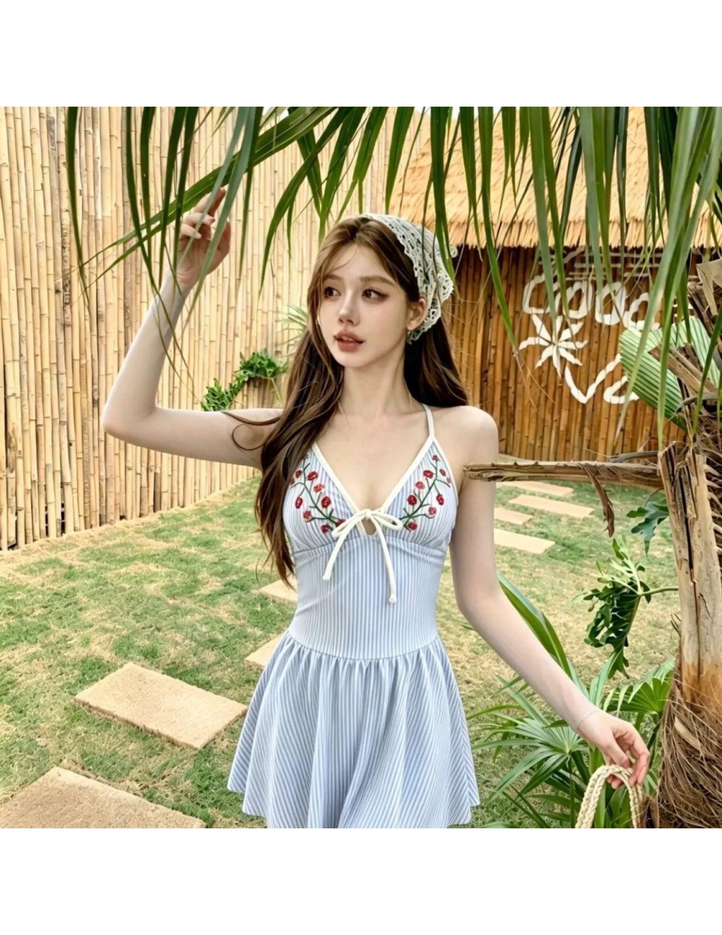 HSPN64250001 小草莓法式甜美風花朵刺繡吊帶洋裝分體女夏收腰顯瘦度假風