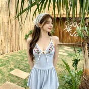 HSPN64250001 小草莓法式甜美風花朵刺繡吊帶洋裝分體女夏收腰顯瘦度假風