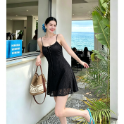 FCSE6716002 Slim-fit, tie-up green halter top, perfect for summer, beautiful, elegant, waist-cinching, and hip-hugging short skirt.