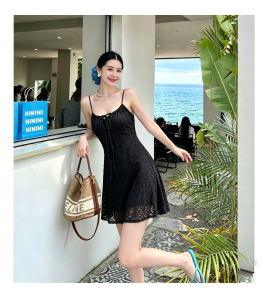 FCSE6716002 Slim-fit, tie-up green halter top, perfect for summer, beautiful, elegant, waist-cinching, and hip-hugging short skirt.