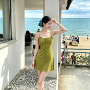 FCSE6716002 Slim-fit, tie-up green halter top, perfect for summer, beautiful, elegant, waist-cinching, and hip-hugging short skirt.