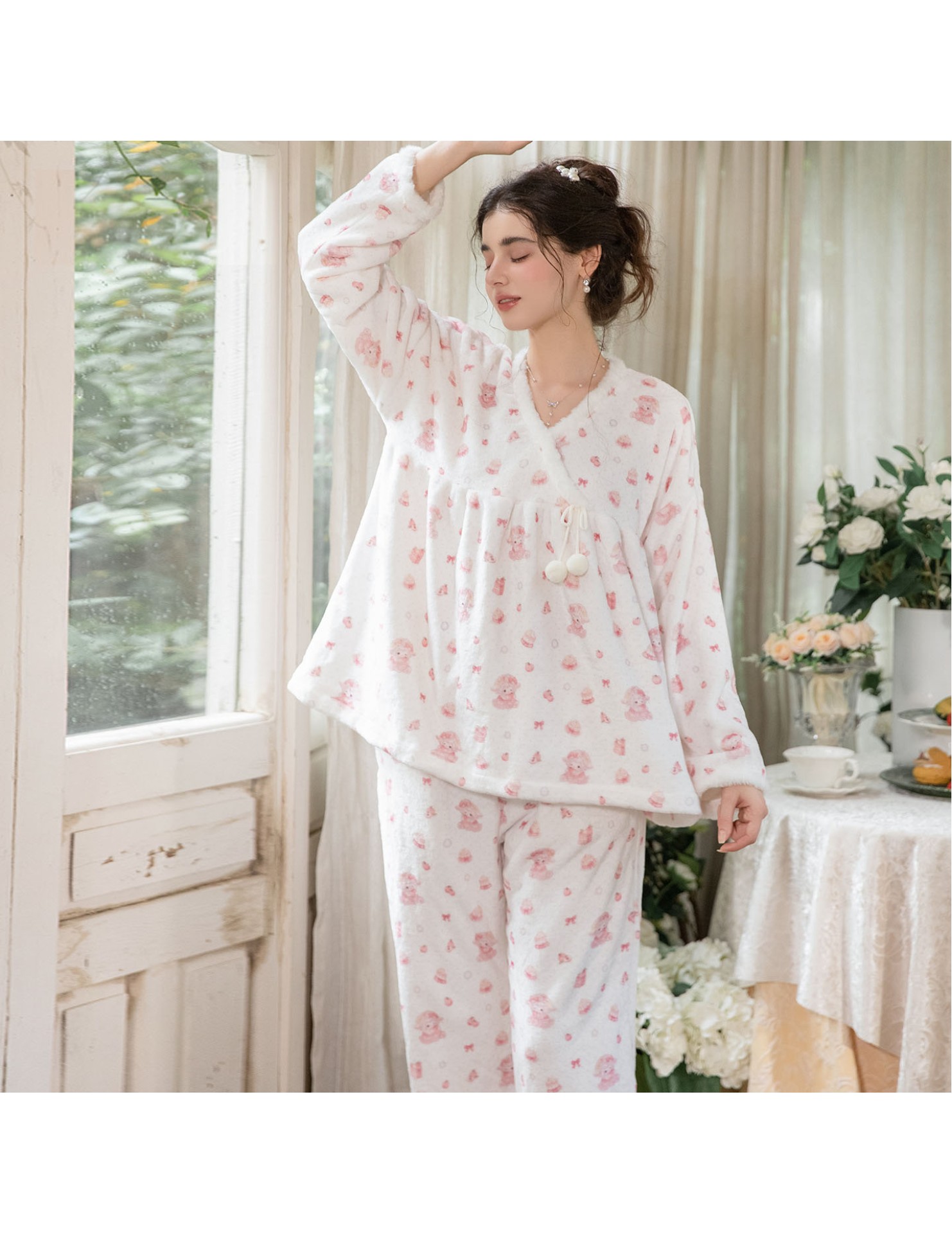 LPLT61027001 Soft and Comfortable Flannel Long-Sleeve Pajama Set with Cute Pom-Pom Print