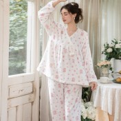 LPLT61027001 Soft and Comfortable Flannel Long-Sleeve Pajama Set with Cute Pom-Pom Print